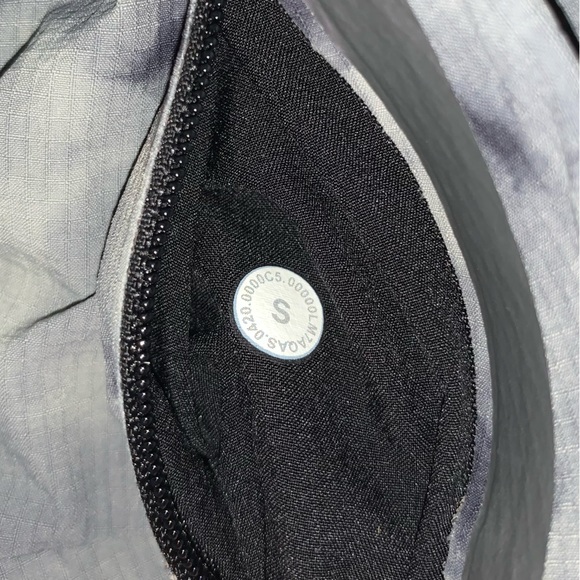 Lululemon Men’s Surge Short 6” Size S w/ Liner - Picture 5 of 6